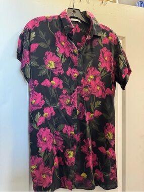 Alice + Olivia Black Short-Sleeve Button-Up with Bright Pink Floral Print